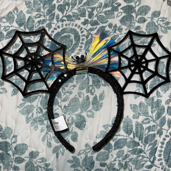 Minnie Mouse Spider Web Ears - Picture 4 of 7